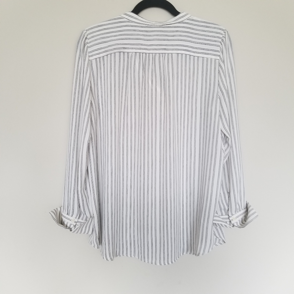 Loft white black pinstripe long sleeve blouse M - Picture 5 of 8